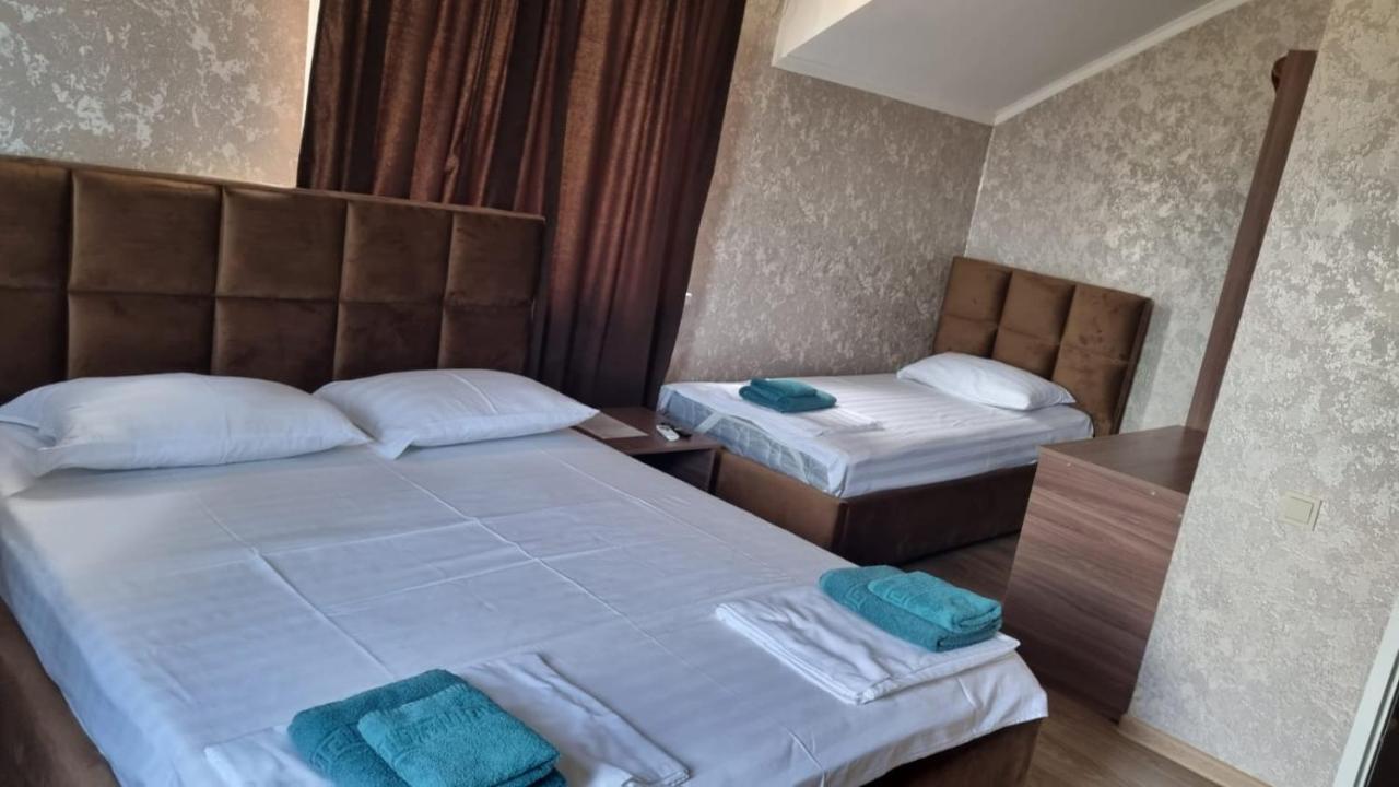Ахра Hotel Gagra Esterno foto