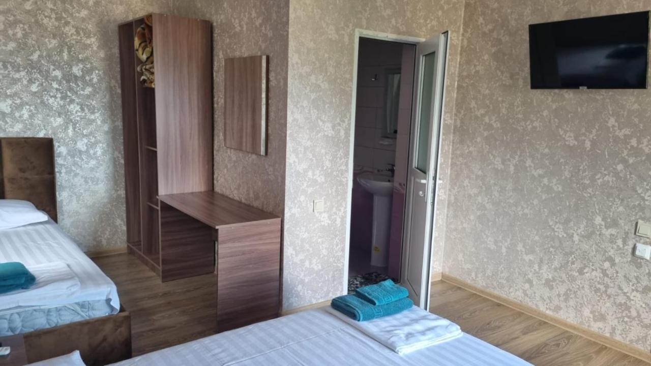 Ахра Hotel Gagra Esterno foto