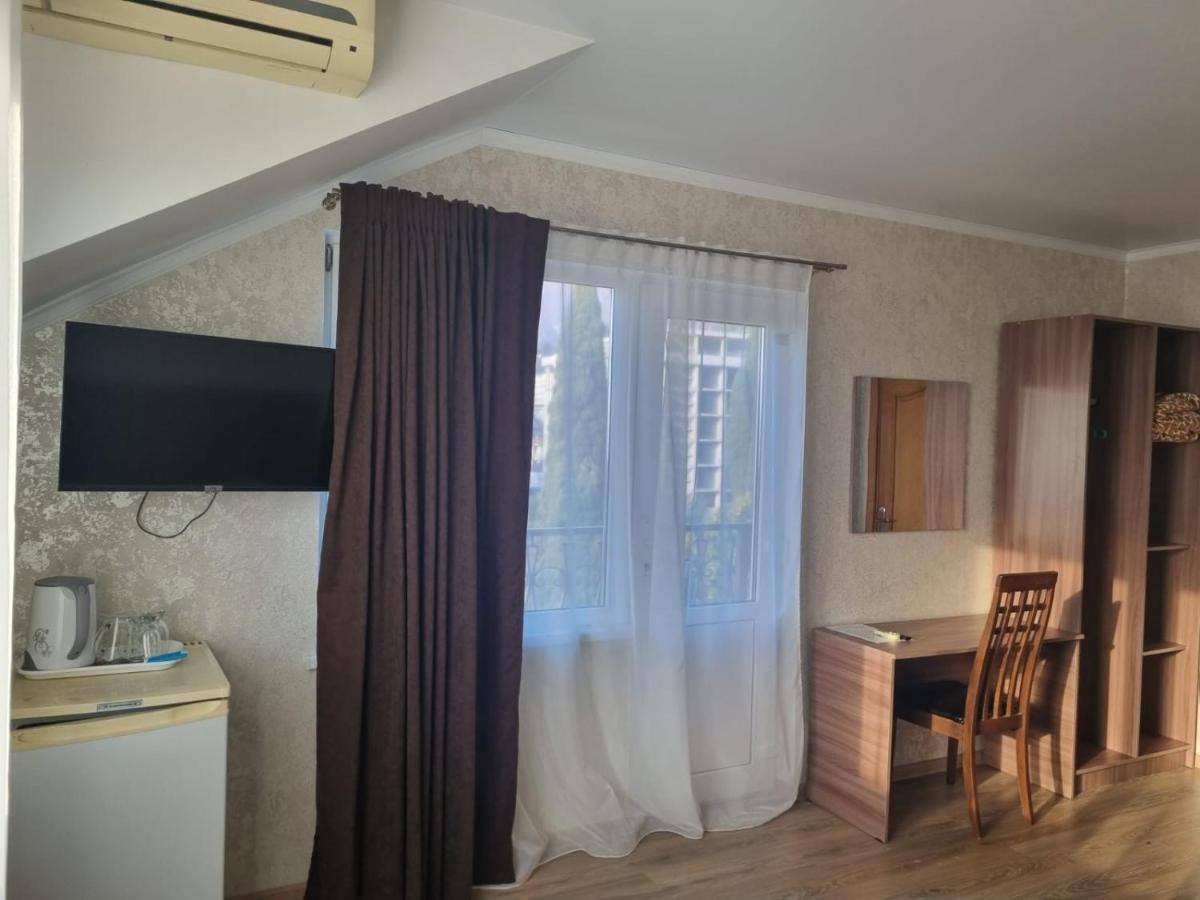 Ахра Hotel Gagra Esterno foto